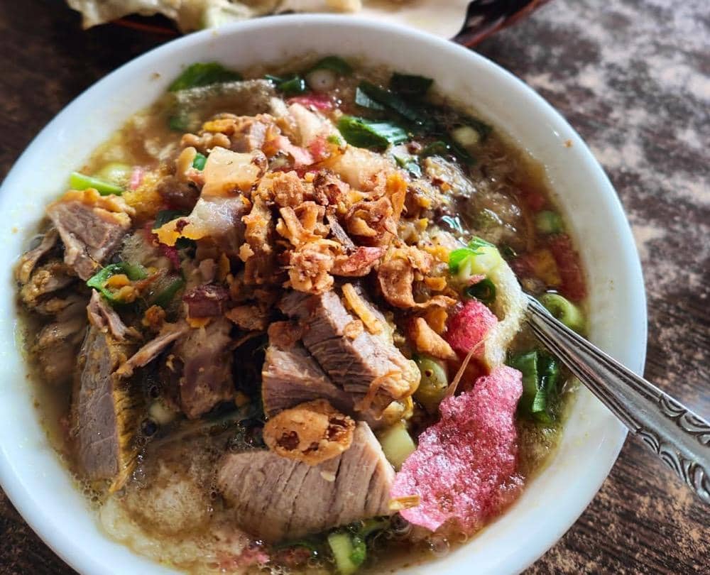 Soto sokaraja di warung Pak Mawardi
