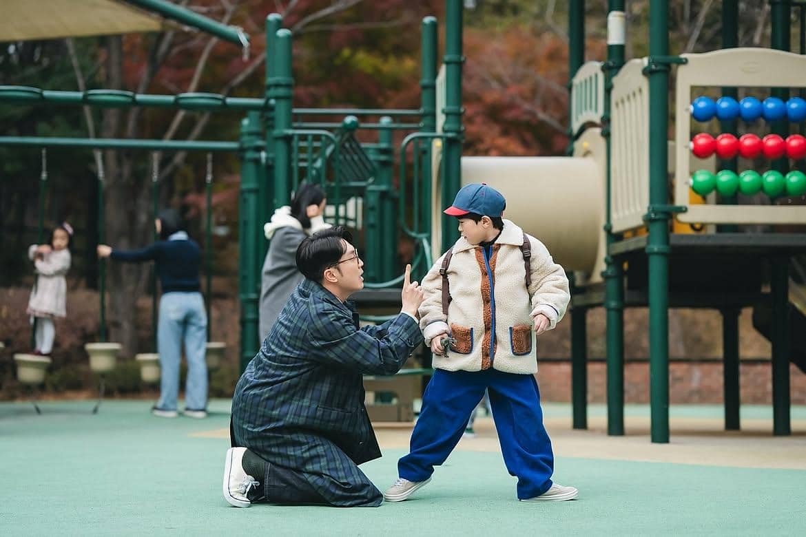 Seo Hyun Woo dan Kim Ra On dalam drama Seoul Busters
