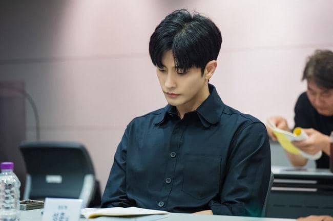 Still cut drama What a Boss Wants dari MBN Drama yang menggambarkan suasana salah satu adegan dalam cerita.