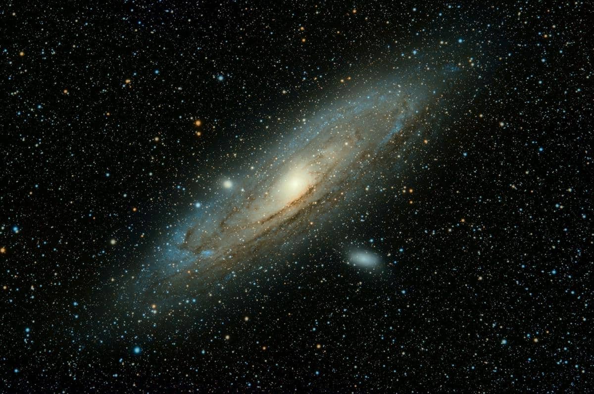 Ilustrasi Galaksi Andromeda