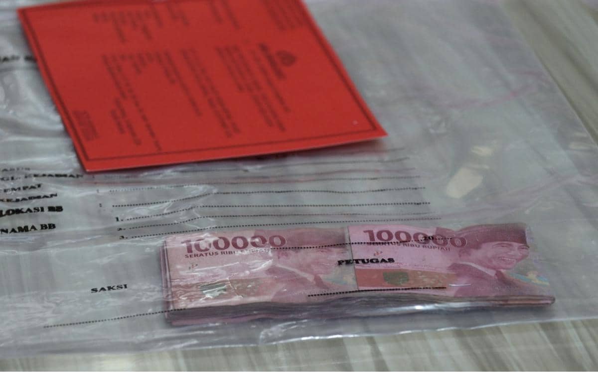 HB (45), warga Desa Jati Indah, dan MA (49), warga Desa Sukanegara, Kecamatan Tanjung Bintang ditangkap polisi. (Dok. Polres Lamsel).