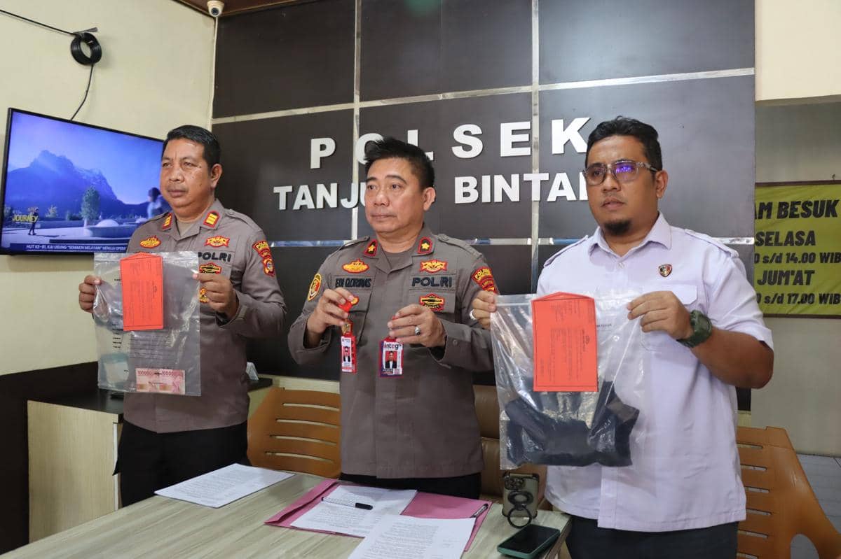 HB (45), warga Desa Jati Indah, dan MA (49), warga Desa Sukanegara, Kecamatan Tanjung Bintang ditangkap polisi. (Dok. Polres Lamsel).