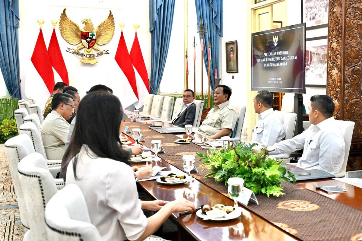 Presiden Prabowo Subianto rapat terbatas (ratas) rehabilitasi dan edukasi pengguna narkoba (dok. Sekretariat Presiden)