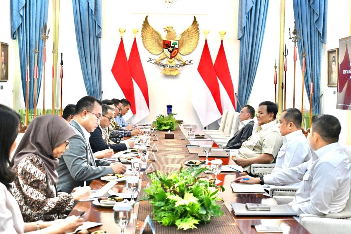 Presiden Prabowo Subianto rapat terbatas (ratas) rehabilitasi dan edukasi pengguna narkoba (dok. Sekretariat Presiden)