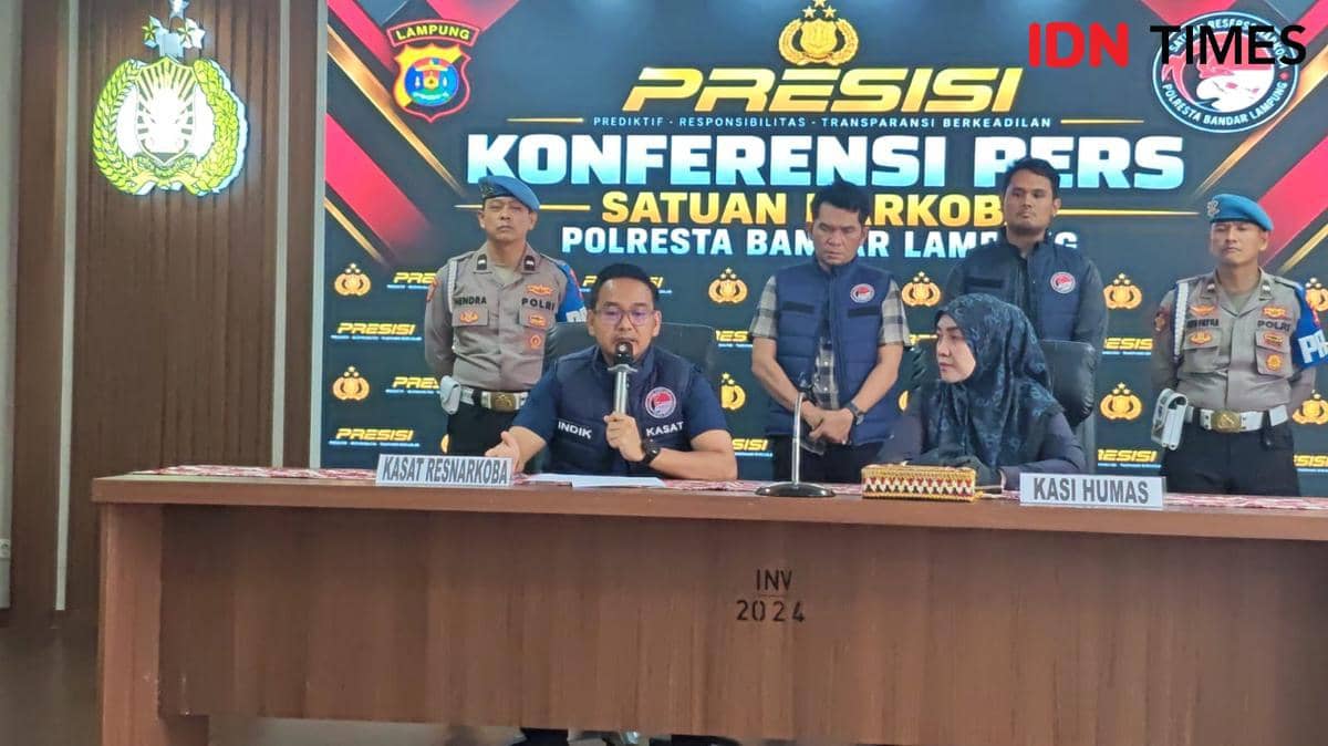 Kasat Narkoba Polresta Bandar Lampung saat konfrensi pers. (IDN Times/Muhaimin.