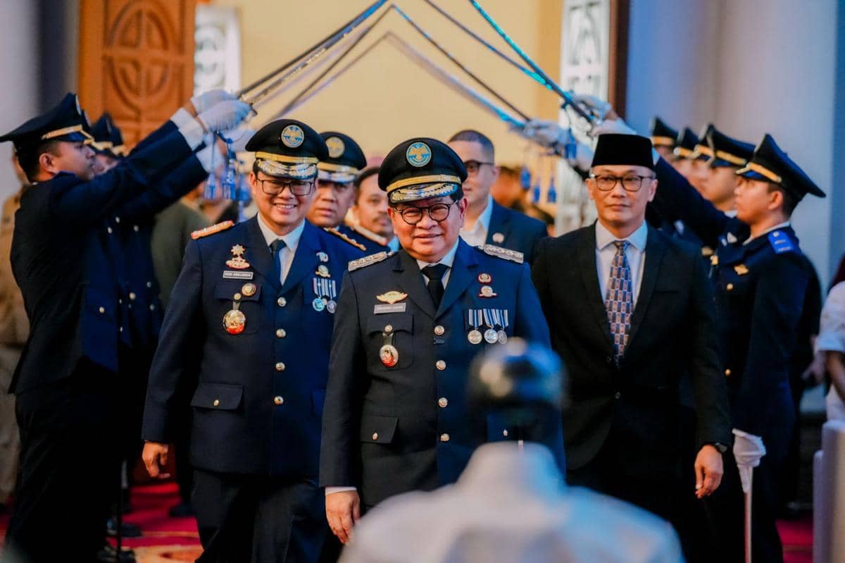Gubernur DKI Jakarta Pramono Anung dalam Puncak Peringatan Hari Perhubungan Nasional Provinsi Jakarta dan Pelopor Kita Awards Tahun 2026, di
