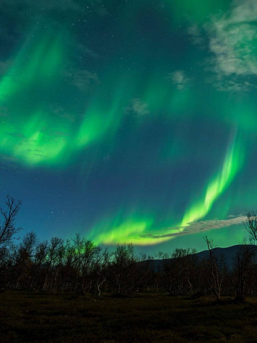 Kenes Andari dan Winky Wiryawan melihat aurora di Tromsø