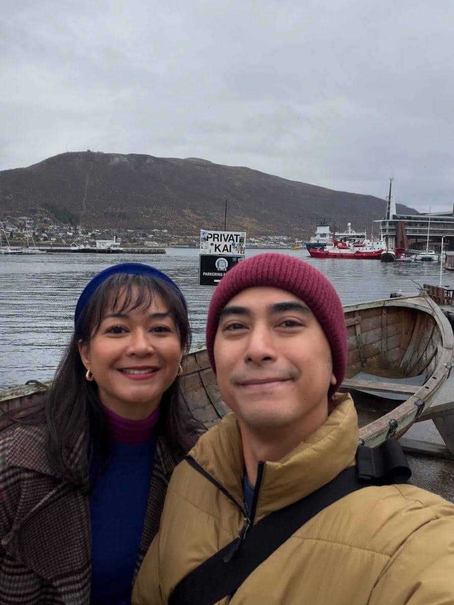 Kenes Andari dan Winky Wiryawan liburan musim gugur di Tromsø