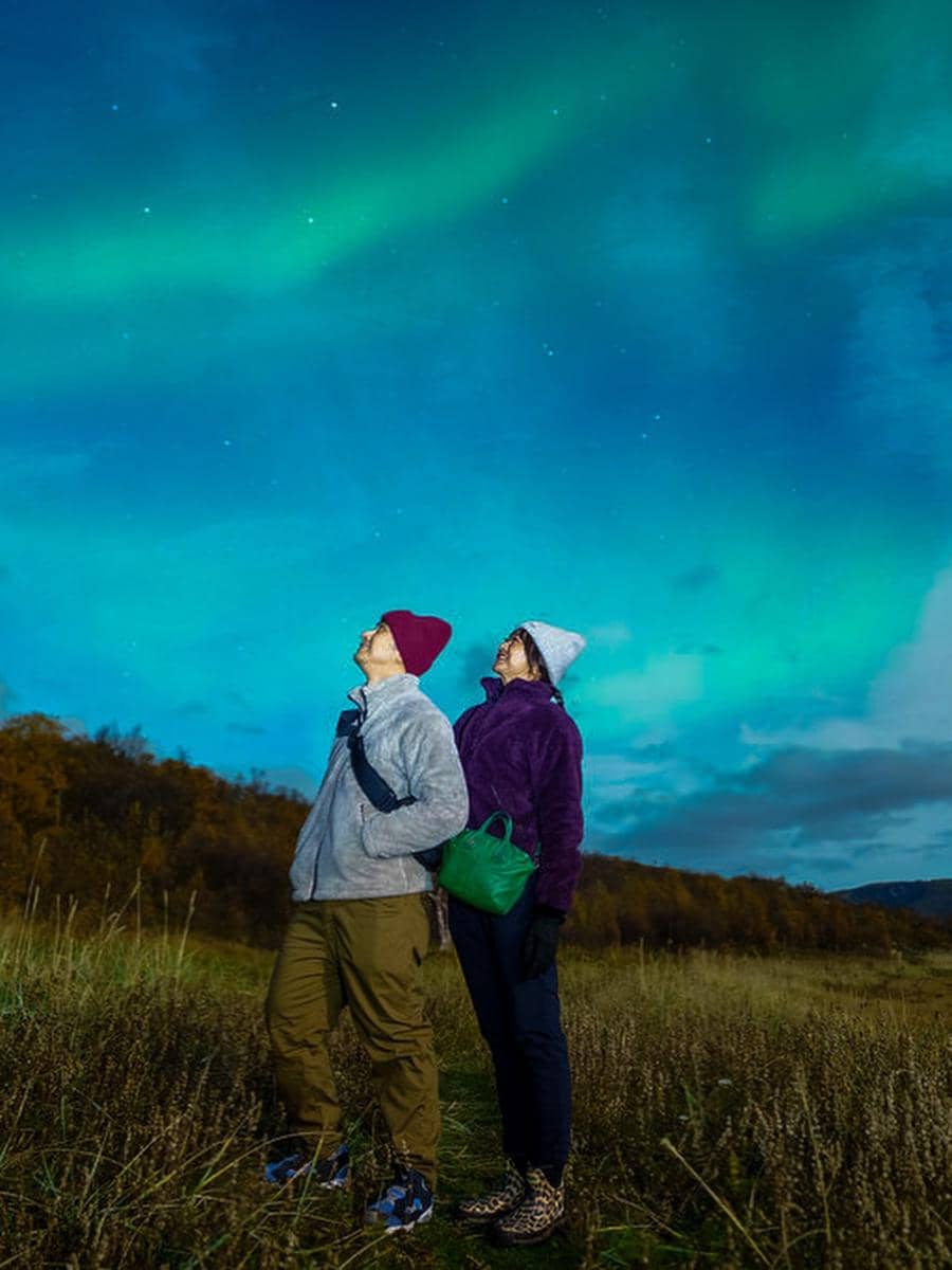Kenes Andari dan Winky Wiryawan melihat aurora di Tromsø