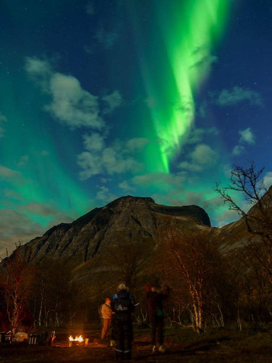 Kenes Andari dan Winky Wiryawan melihat aurora di Tromsø