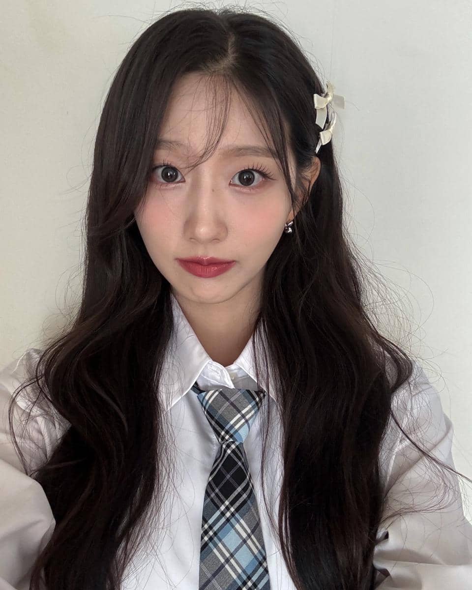 Potret Yein Lovelyz dalam unggahan akun Instagram @happpy_yein, dengan wajahnya menjadi fokus utama foto.