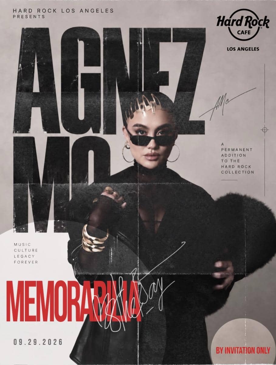 Memorabilia Agnez Mo dipajang di Hard Rock Los Angeles sebagai bagian dari koleksi benda kenangan musisi Indonesia.