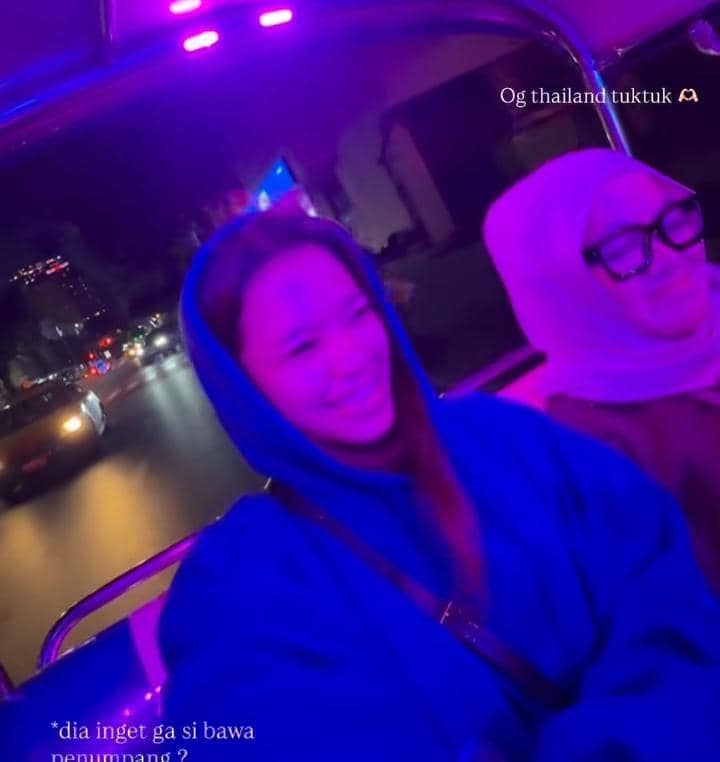 Ummi Quary liburan ke Thailand