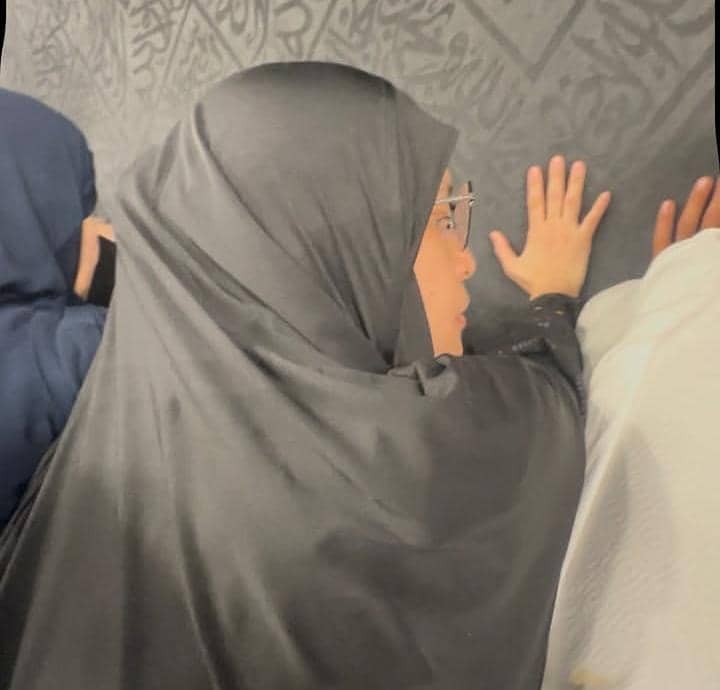 Mita The Virgin umrah