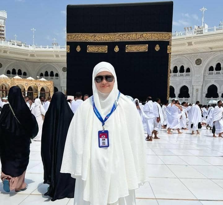 Mita The Virgin umrah