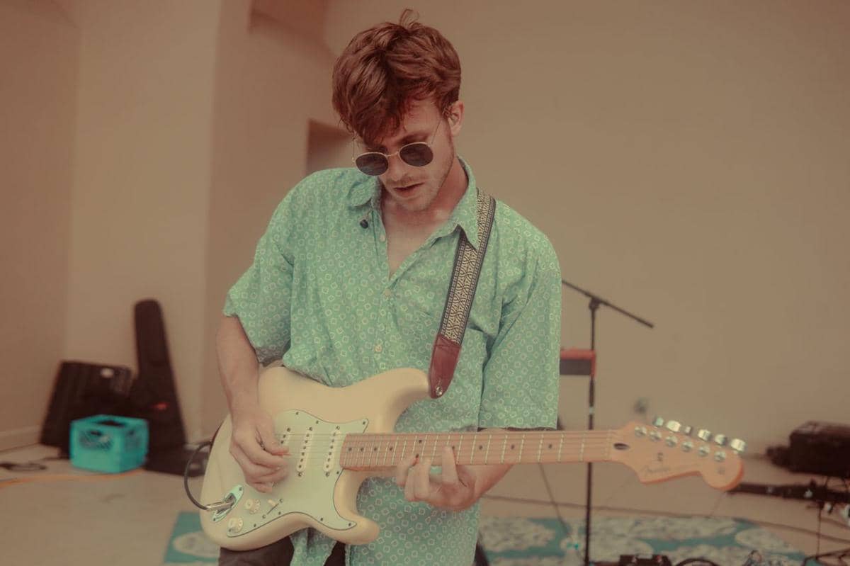 pemain gitar