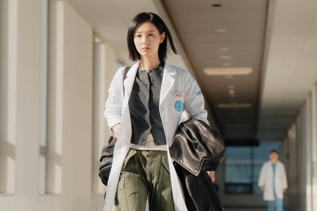 adegan dalam serial Doctor X: Mafia in White