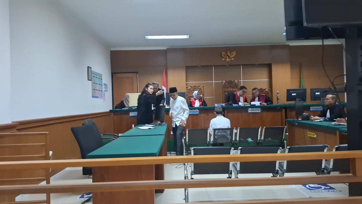 Dirut LKM Berkah Pandeglang saat menjalani sidang (Dok. Khaerul Anwar)