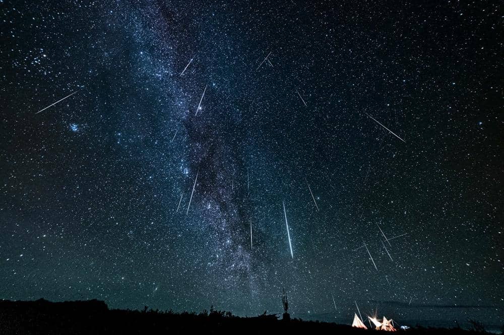 Penampakan hujan meteor dari langit