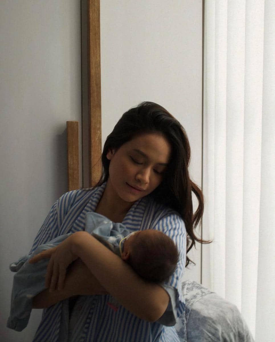 Hanggini dalam potret yang dibagikan melalui akun Instagram @hanggini, sesuai keterangan yang menyertai foto.