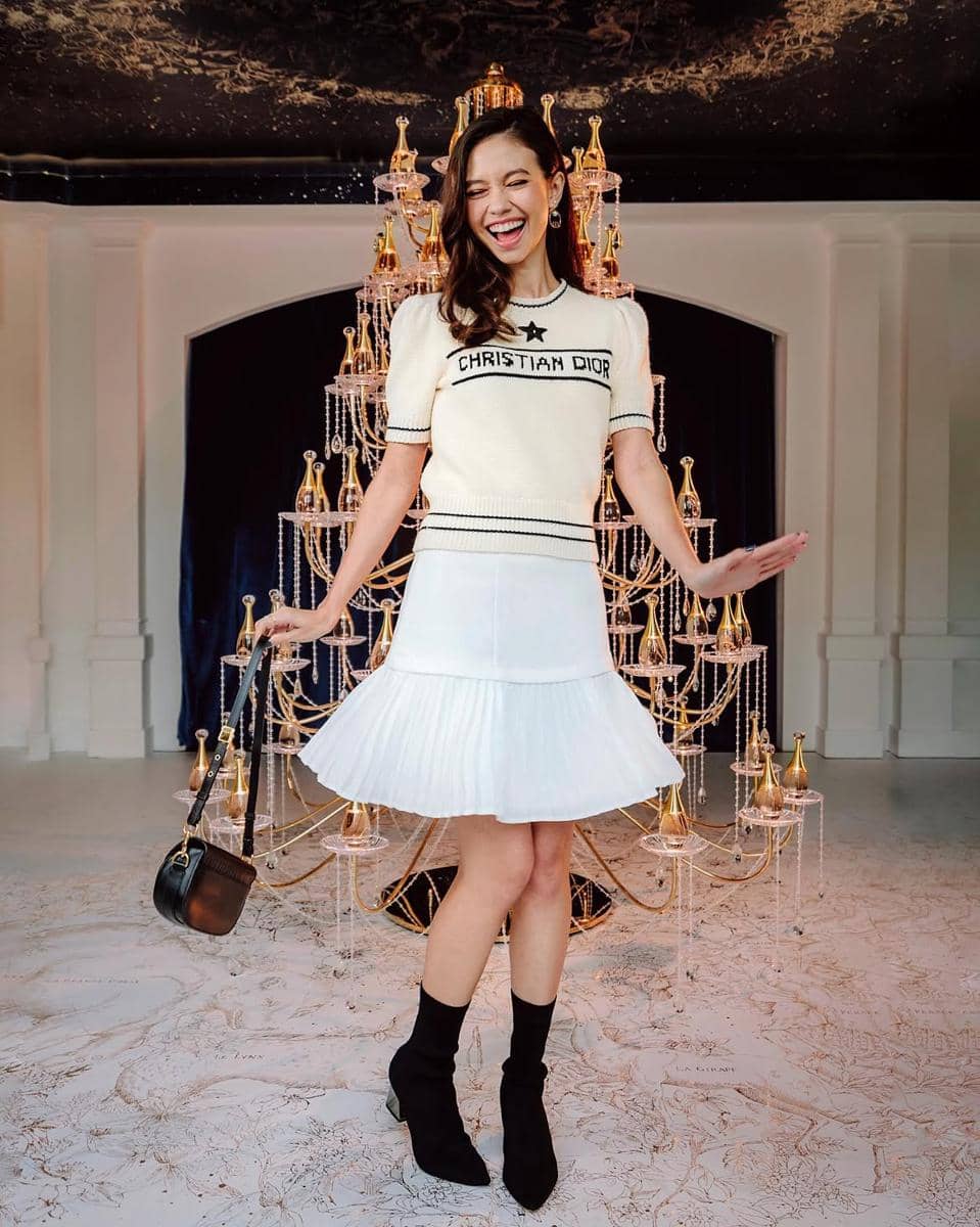 ide padu padan outfit putih ala Yuki Kato 