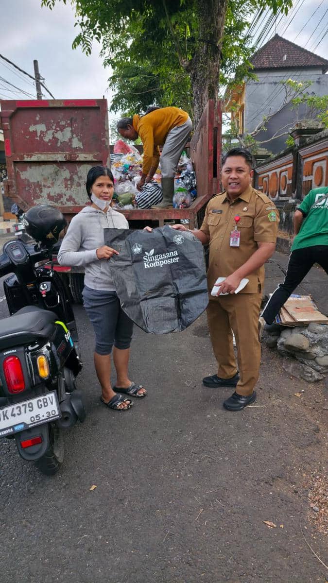 DLH Serahkan Komposter Bag 2026-09-29 at 14.51.37 (1).jpeg