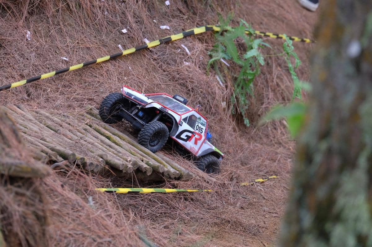 Suasana ajang Remote Control Rainforest Challenge yang menjadi bagian dari rangkaian kompetisi RCRFC internasional.