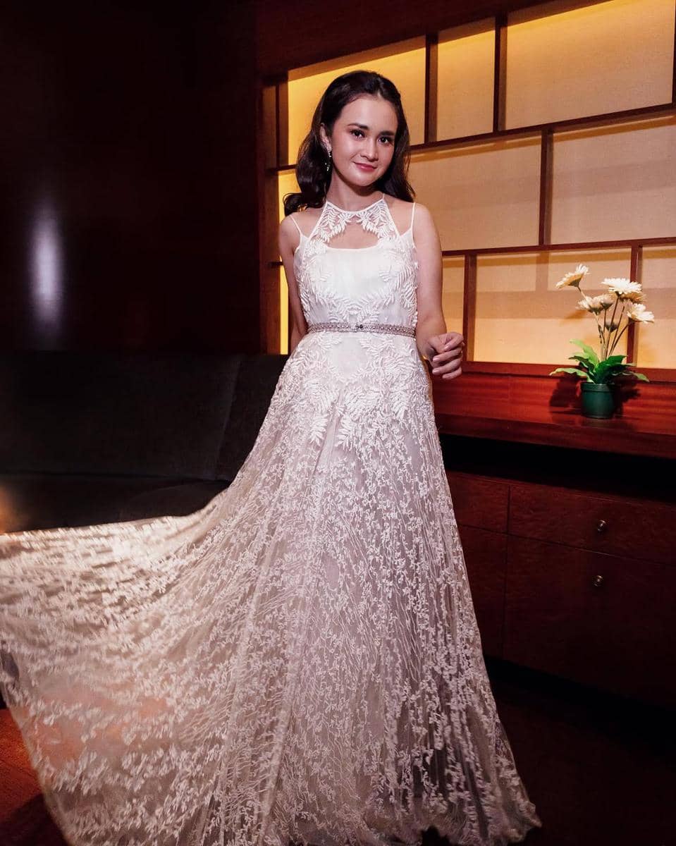 inspirasi outfit putih ala Michelle Ziudith