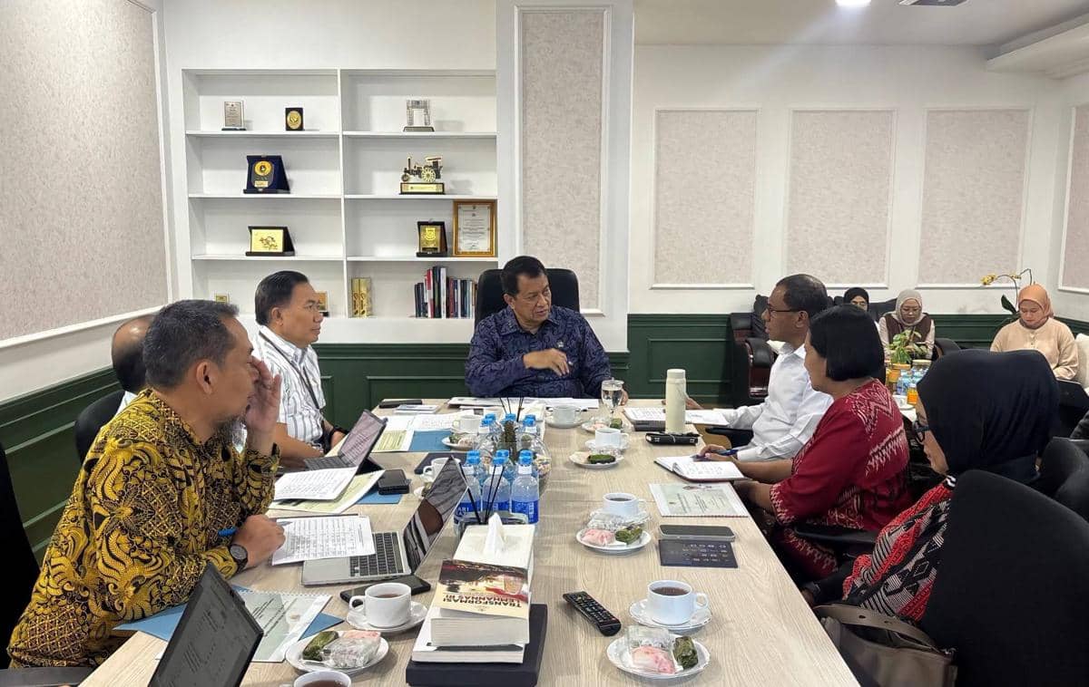 Wakil Gubernur NTT Johni Asadoma berada di Kementerian PAN-RB untuk meminta pemindahan ASN asal NTT pasca serangan KKB.