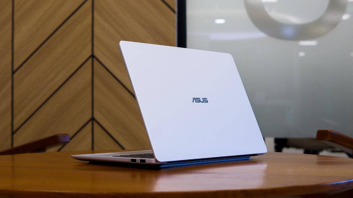 Foto Vivobook S14 (S5452MA) _2.jpg