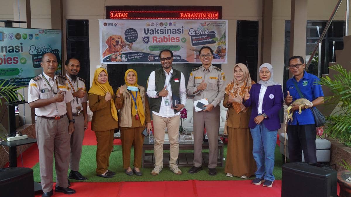 Kegiatan vaksinasi rabies yang didokumentasikan Karantina Sumsel di Sumatera Selatan sebagai upaya pencegahan penyakit.