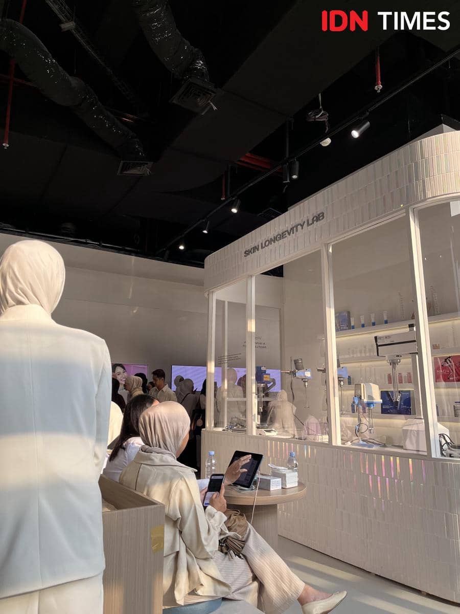 Wardah Skinverse Skin Longevity Clinic. Acara ini digelar di SPAC8, Lantai UG, ASHTA District 8, SCBD, Jakarta Selatan pada 29 September-6 O