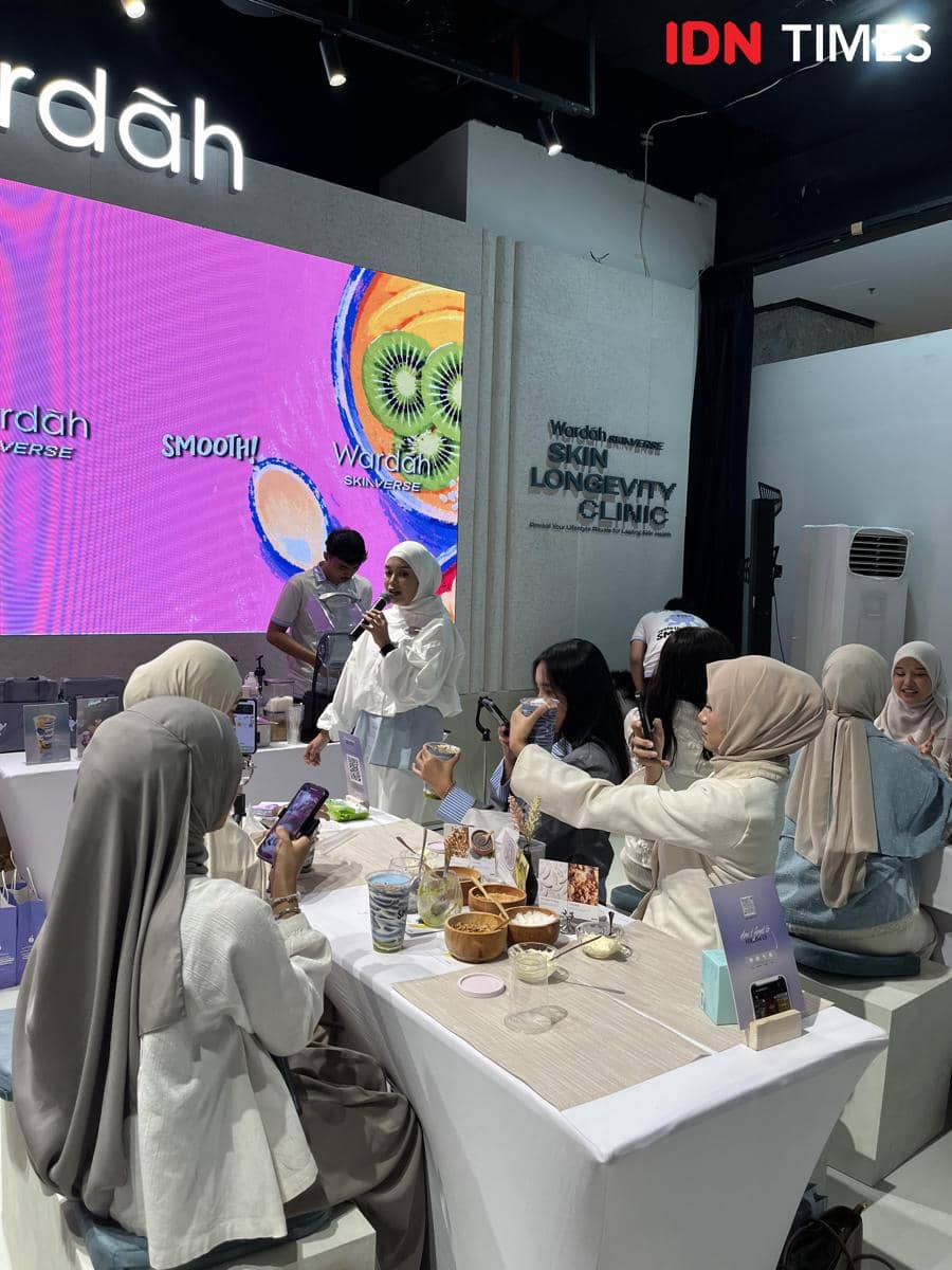 Wardah Skinverse Skin Longevity Clinic. Acara ini digelar di SPAC8, Lantai UG, ASHTA District 8, SCBD, Jakarta Selatan pada 29 September-6 O