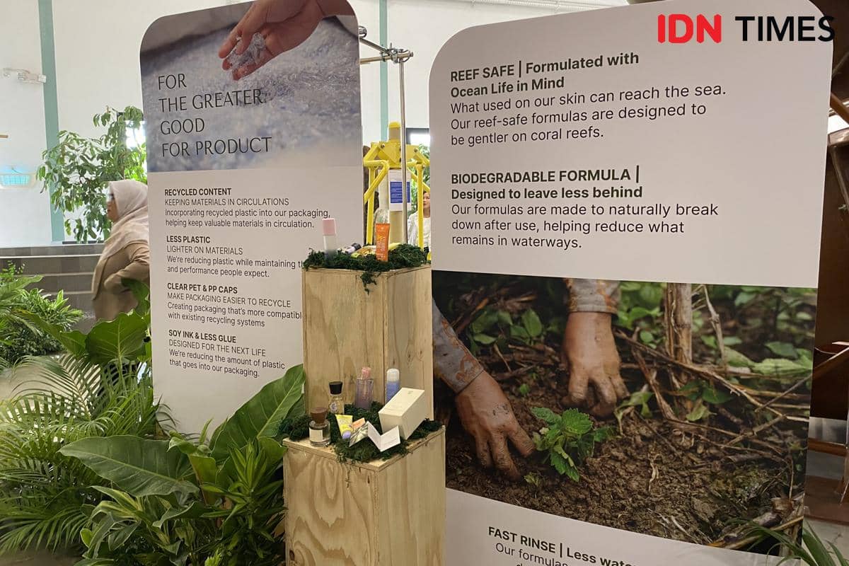 Contoh kemasan produk berdesain solid yang menggunakan bahan biodegradable sebagai alternatif ramah lingkungan.