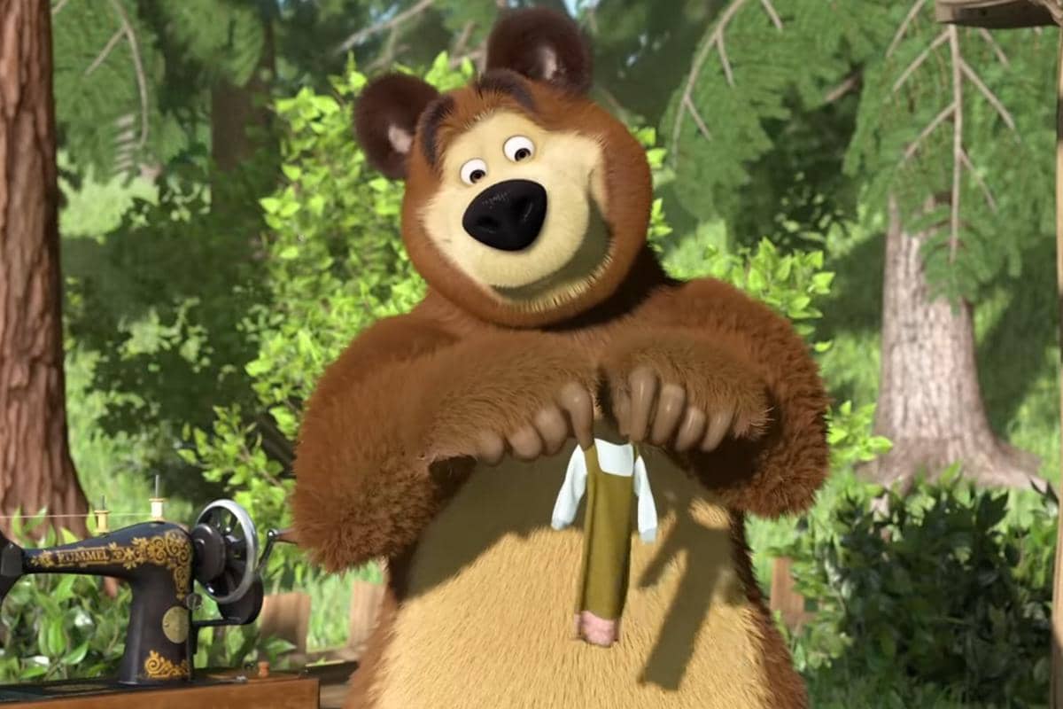 5 Skill Beruang di Masha and the Bear yang Bikin Kagum