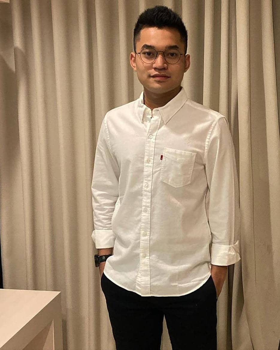 potret Leo Rolly Carnando di luar lapangan