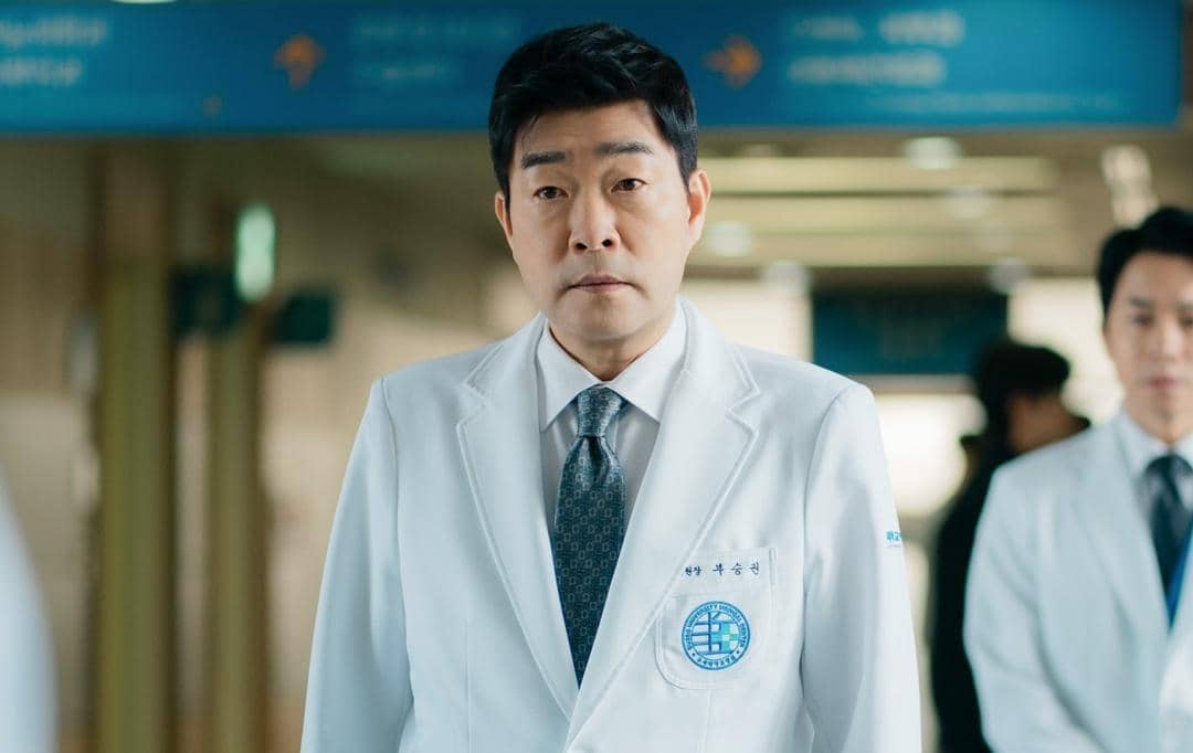 Son Hyun Joo di drama Doctor X: Mafia in White