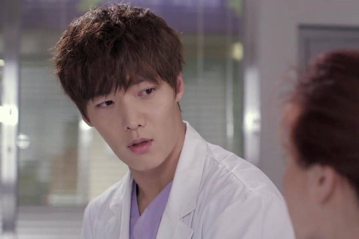 Choi Jin Hyuk di drama Emergency Couple