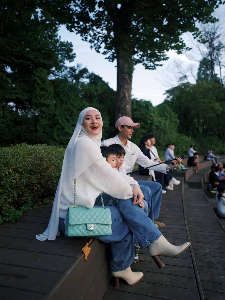 Rey Mbayang dan Dinda Hauw ajak anak Children's Grand Park, Seoul