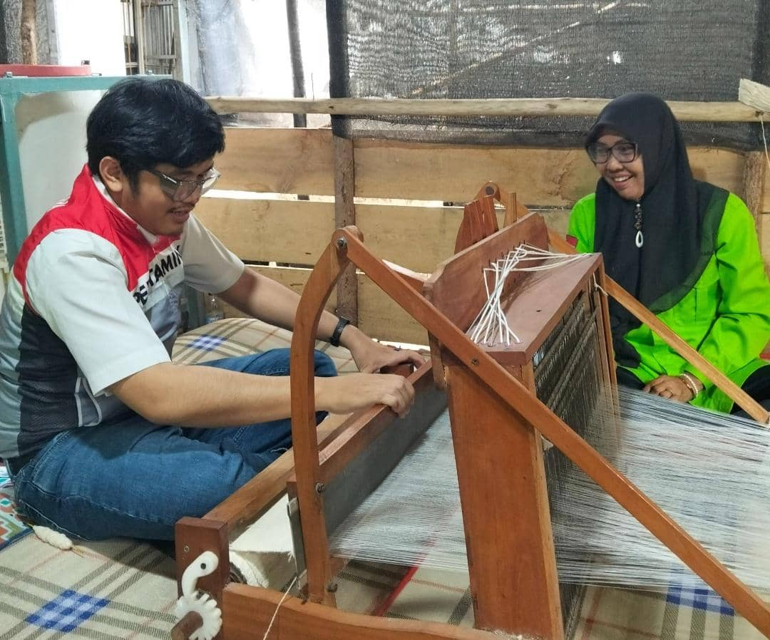 Menilik Peluang Baru Tenun Serat Nanas jadi Produk Lokal Sumsel