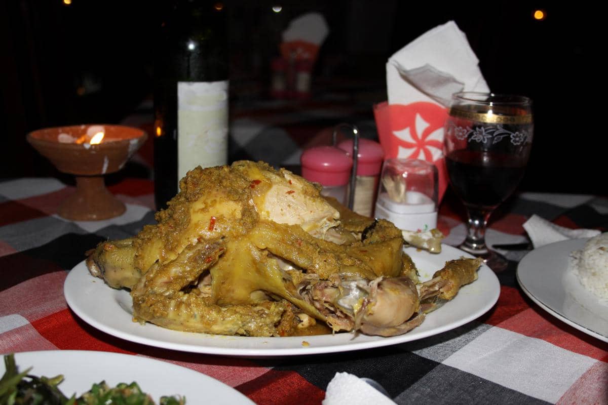 potret ayam betutu khas Bali 