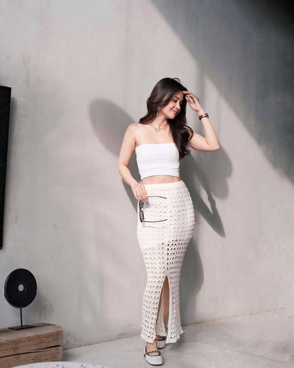 inspirasi outfit putih ala Michelle Ziudith