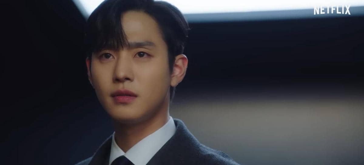 Ahn Hyo Seop dalam cuplikan drama Korea Business Proposal yang diunggah Netflix K-Content di YouTube.