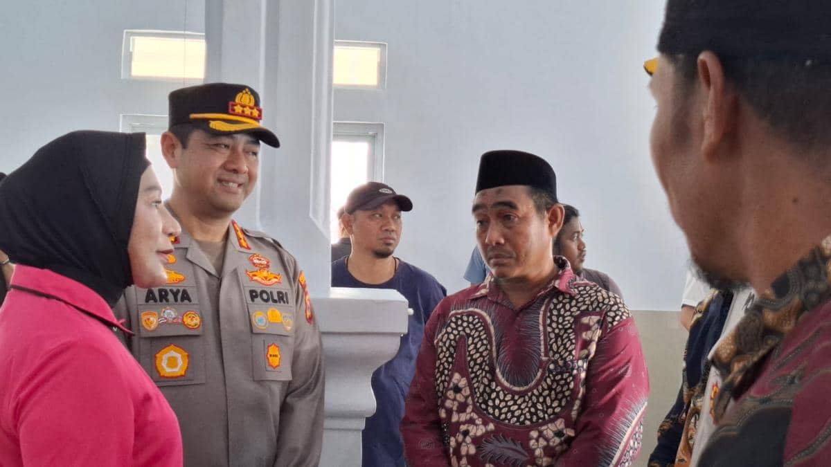 Polda Sulawesi Selatan merenovasi Masjid Nurul Jihad di Kampung Romang Tangngayya, Kecamatan Manggala, Kota Makassar, yang kerap terdampak b