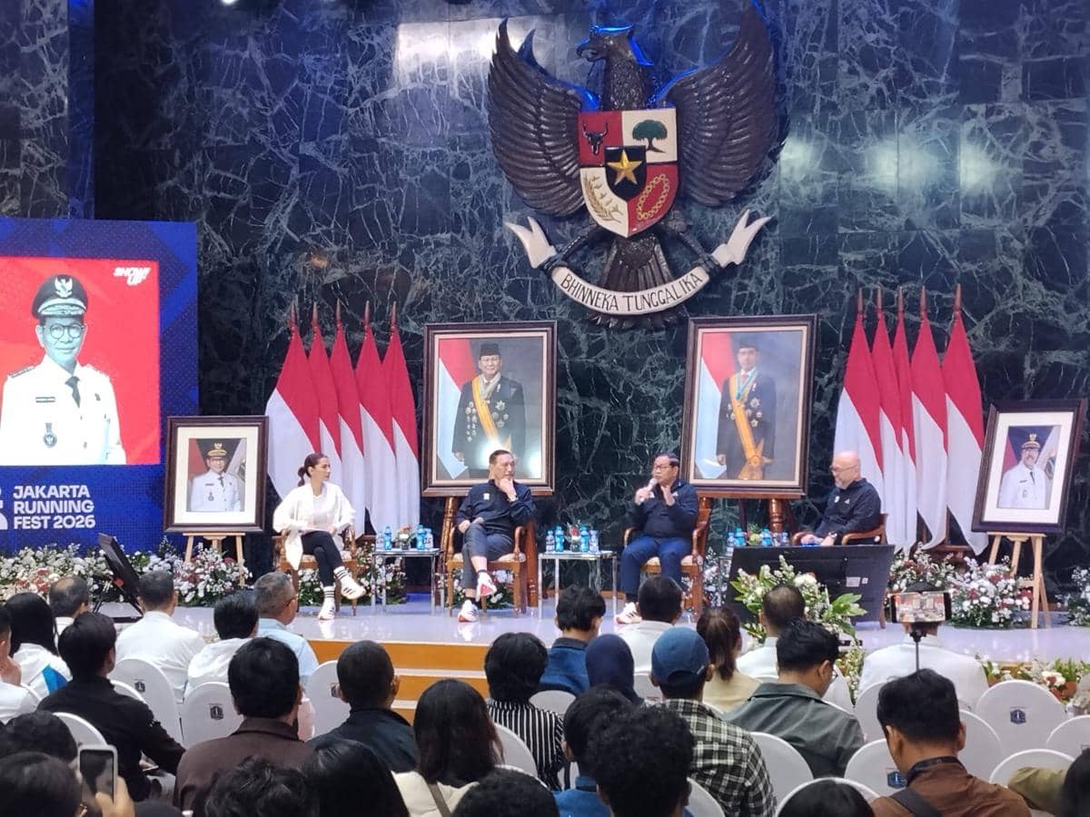 Para peserta dan narasumber menghadiri sesi jumpa pers menjelang JRF 2026 yang berlangsung di Balaikota Jakarta.
