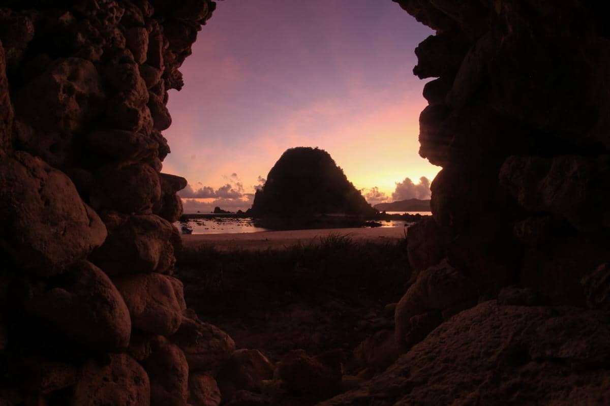 Pulau Merah, Kabupaten Banyuwangi, Jawa Timur.