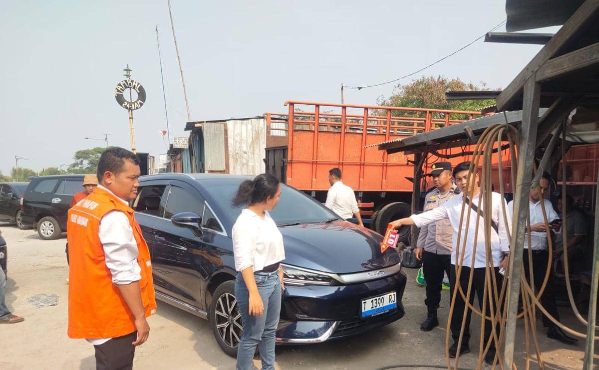 Modus Ban Kempes, Komplotan Gondol Rp1,3 Miliar di Karawang
