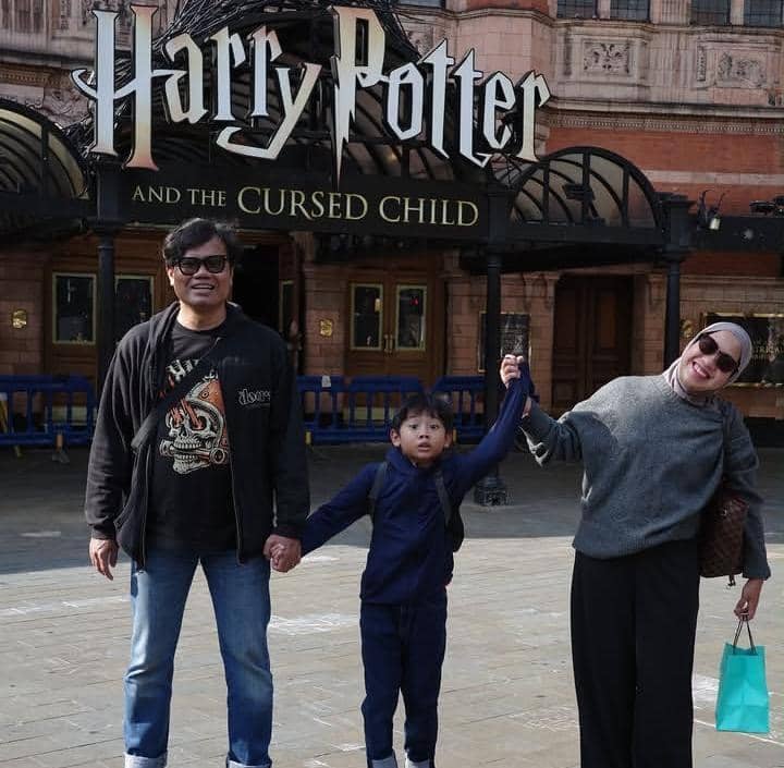 keluarga Soleh Solihun jalan-jalan di London