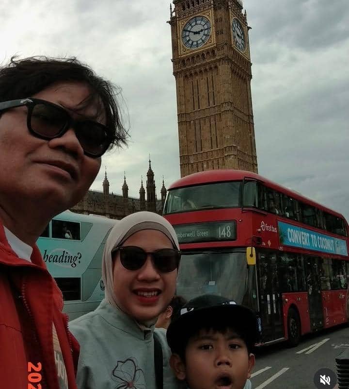 keluarga Soleh Solihun jalan-jalan di London