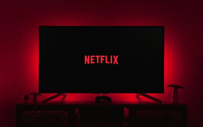 ilustrasi televisi dengan logo Netflix